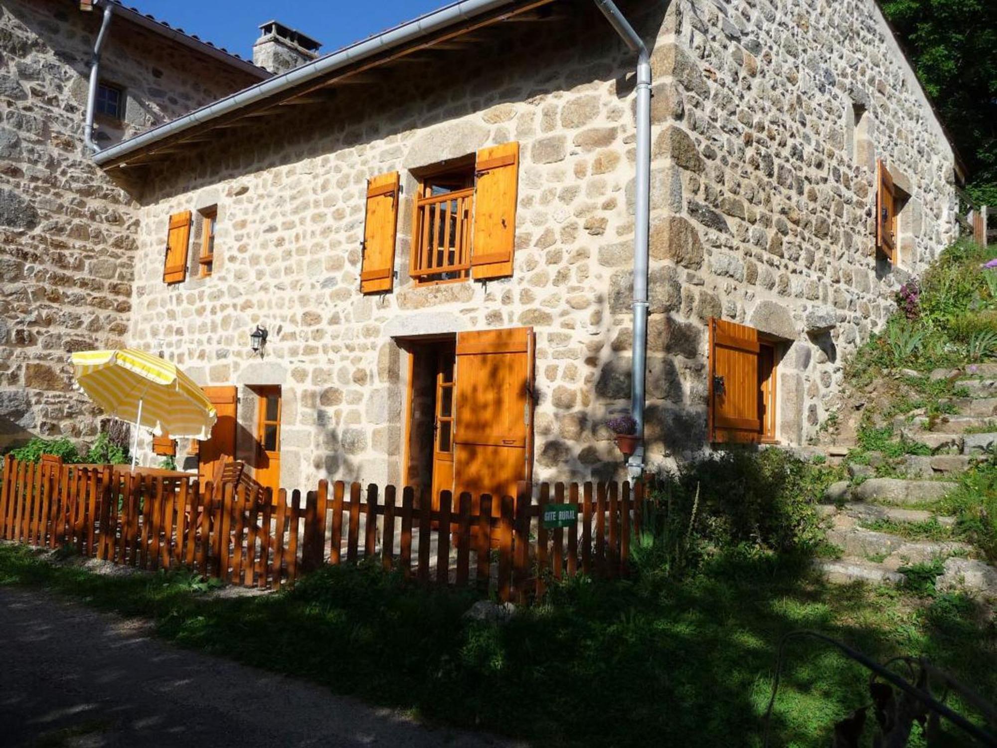Charmant Gite Avec Terrasse, Cheminee Et Jardin, A Proximite Des Bois, Animaux Acceptes - Fr-1-496-205 Saint-Jean-Soleymieux Buitenkant foto